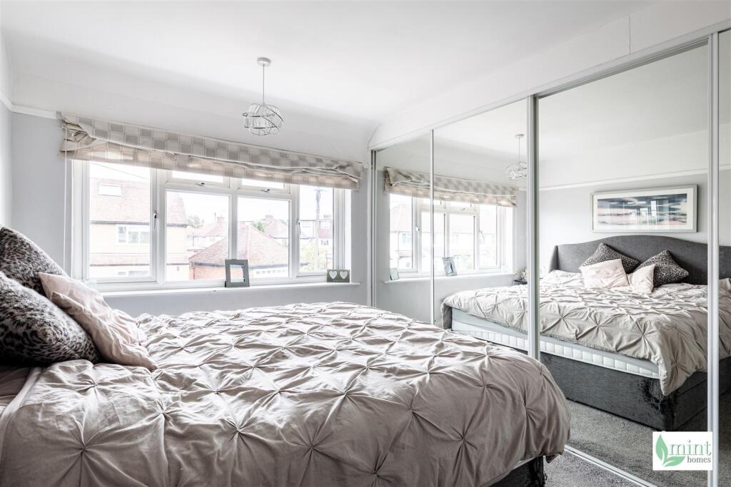 Shakespeare Road, Addlestone - Image 7