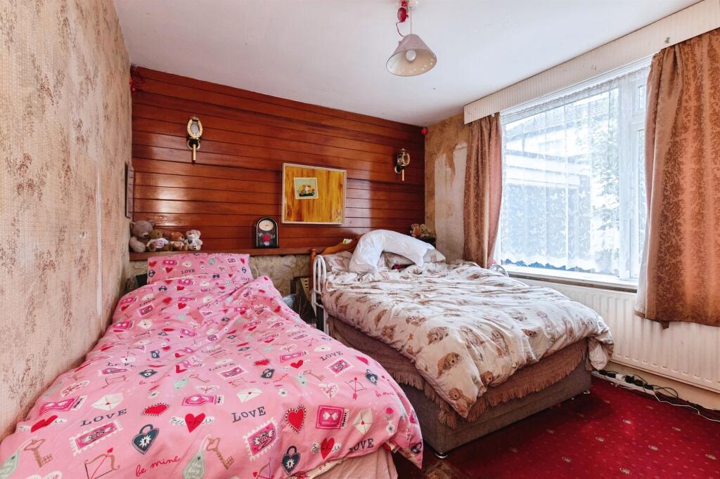 Charminster Road, BOURNEMOUTH - Image 7