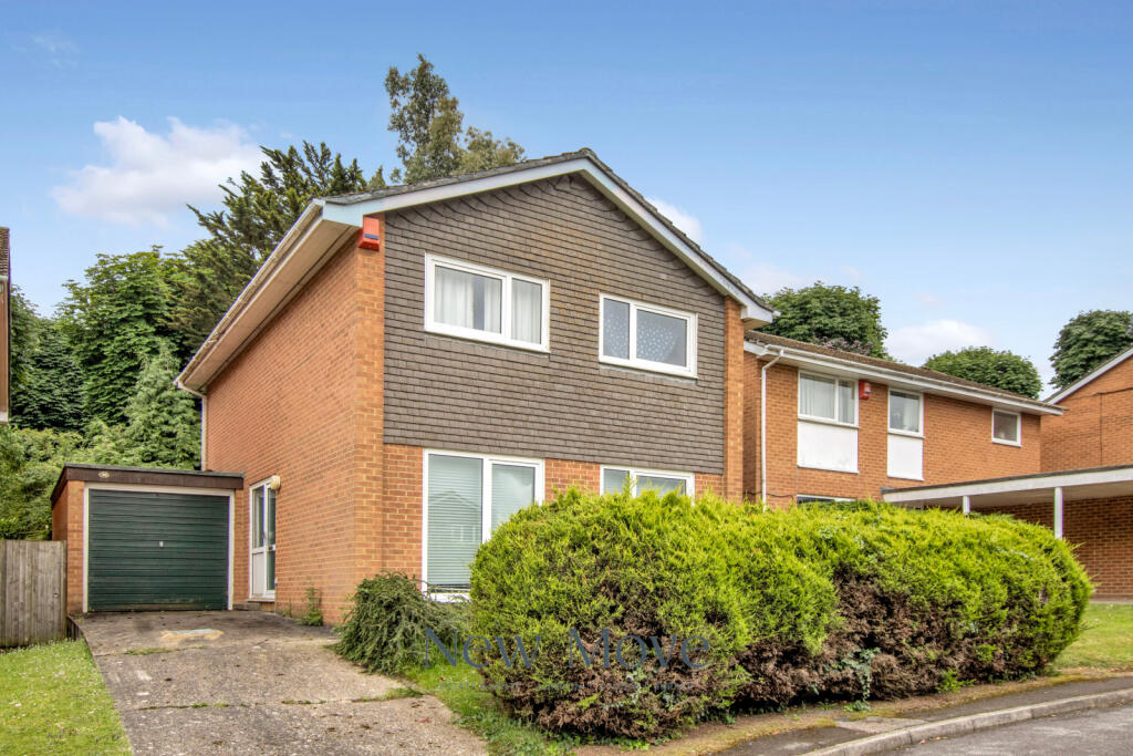 View property at Lingfield Drive | Pound Hill | Crawley | RH10 | New Move Estate Agency