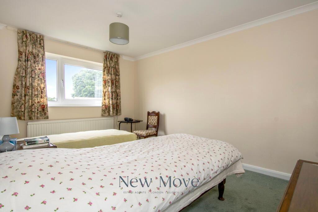 Lingfield Drive | Pound Hill | Crawley | RH10 | New Move Estate Agency - Image 7
