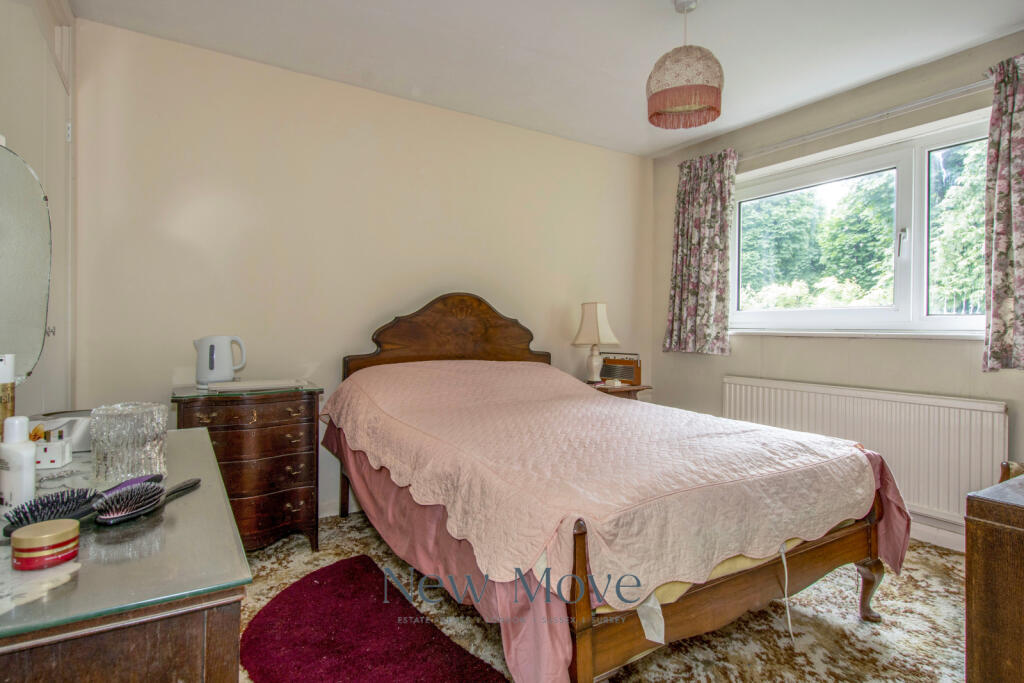 Lingfield Drive | Pound Hill | Crawley | RH10 | New Move Estate Agency - Image 8