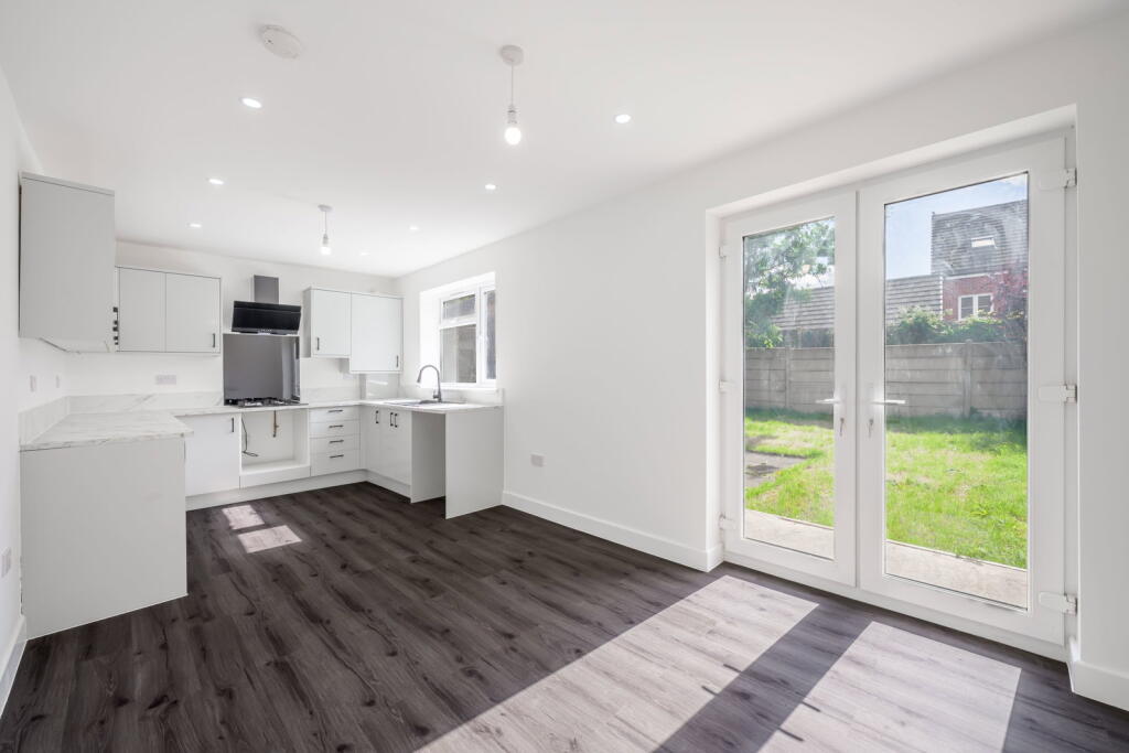 Drake Road,Bloxwich,Walsall,West Midlands,WS3 3LR - Image 2