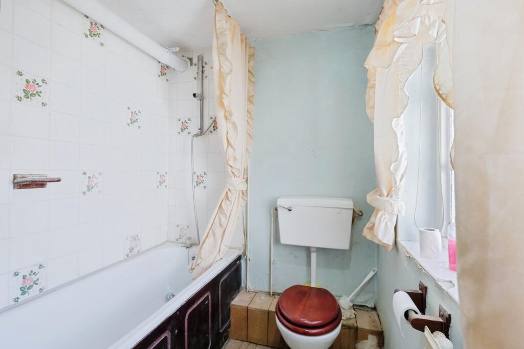 Chester Avenue, Harpole, Northampton, Northamptonshire, NN7 - Image 13