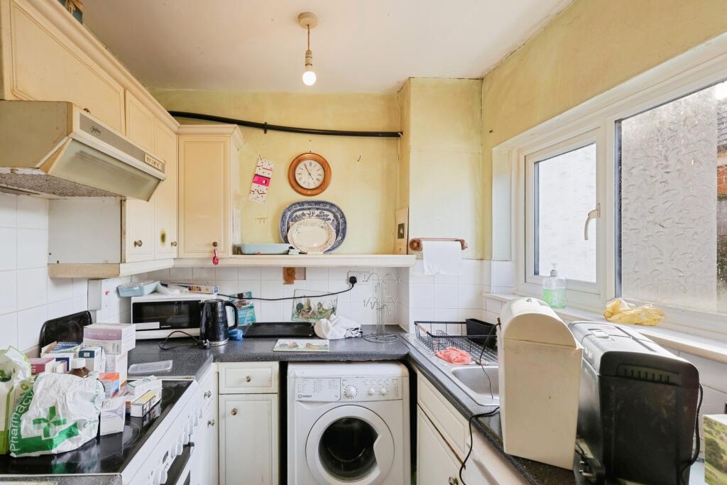 Chester Avenue, Harpole, Northampton, Northamptonshire, NN7 - Image 5