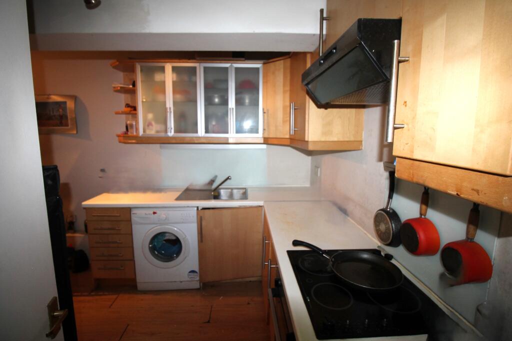 8 London Road, Cheltenham, GL52 - Image 3