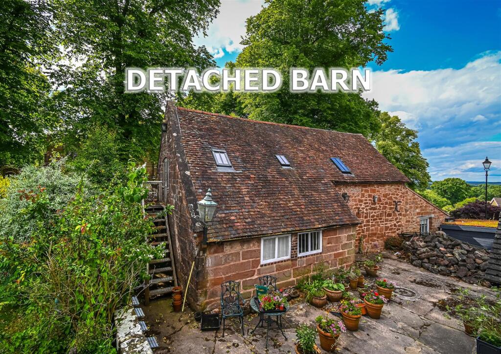 The Old Bell House, Alveley, Bridgnorth - Image 2