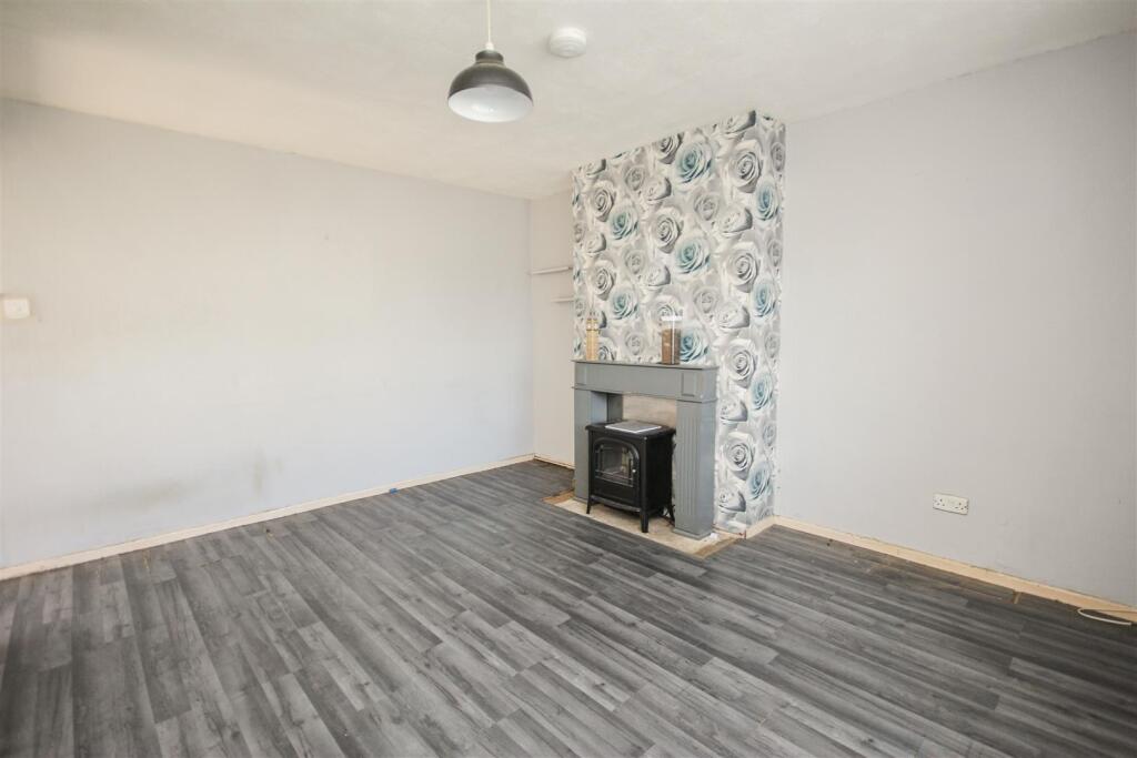 Streeton Way, Earls Barton, Northampton - Image 2