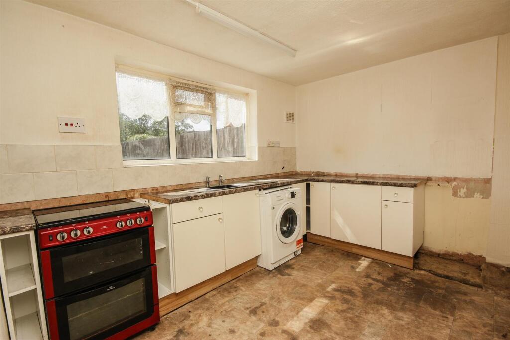 Streeton Way, Earls Barton, Northampton - Image 3