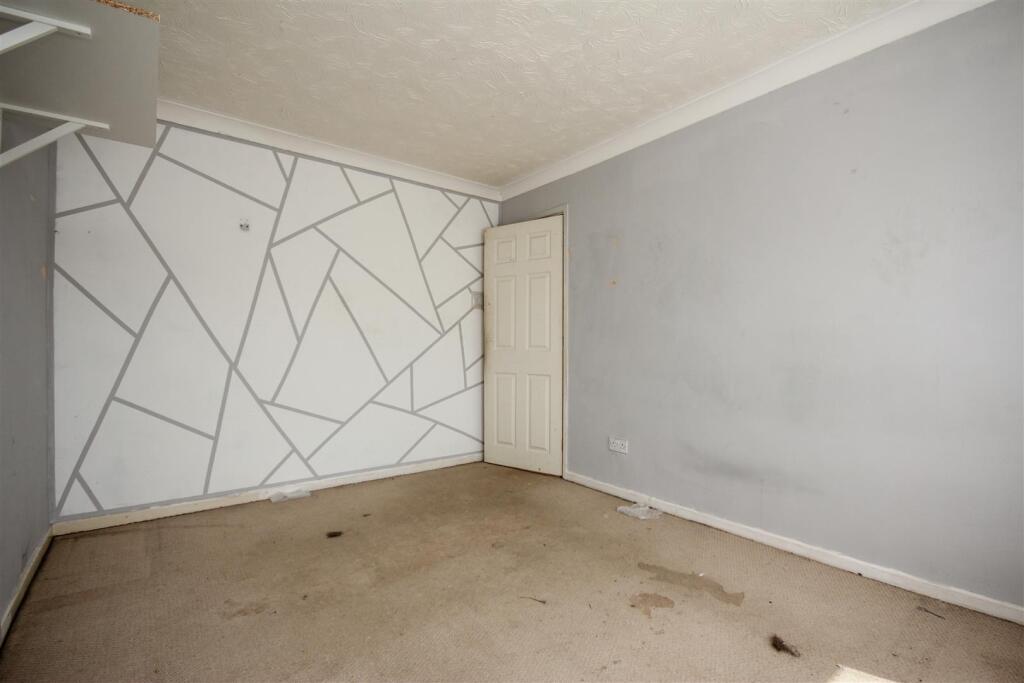 Streeton Way, Earls Barton, Northampton - Image 6