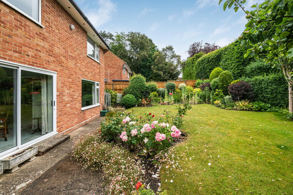 Burwood Close, Merrow, GU1 - Image 11