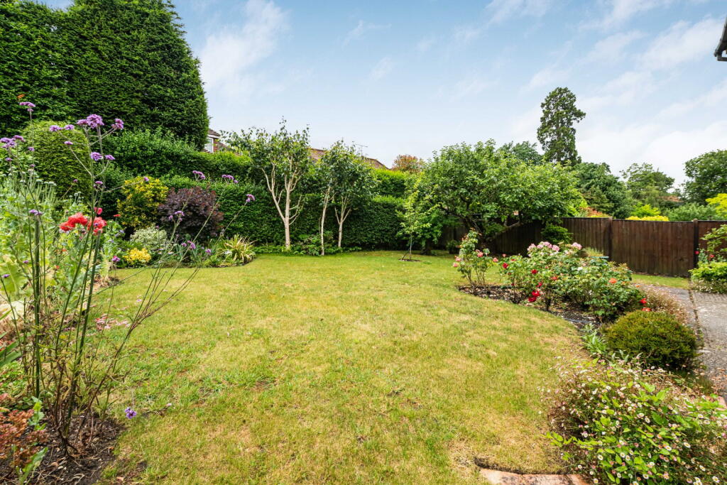 Burwood Close, Merrow, GU1 - Image 15