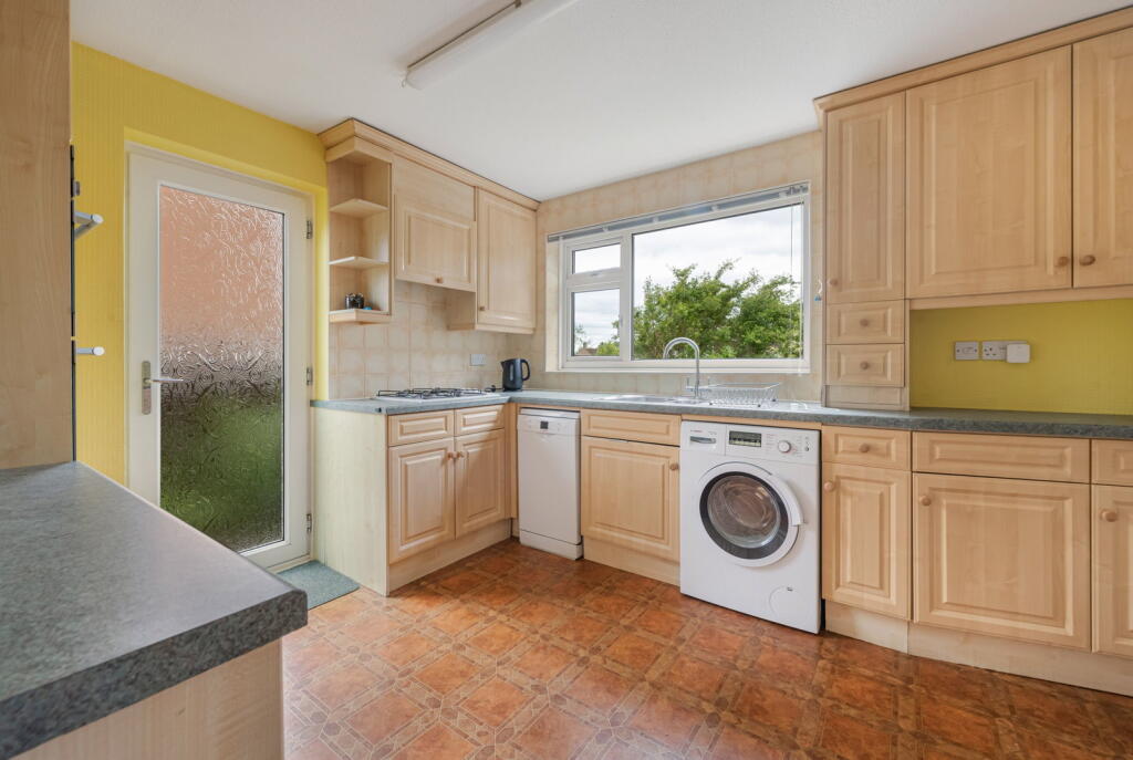 Burwood Close, Merrow, GU1 - Image 4