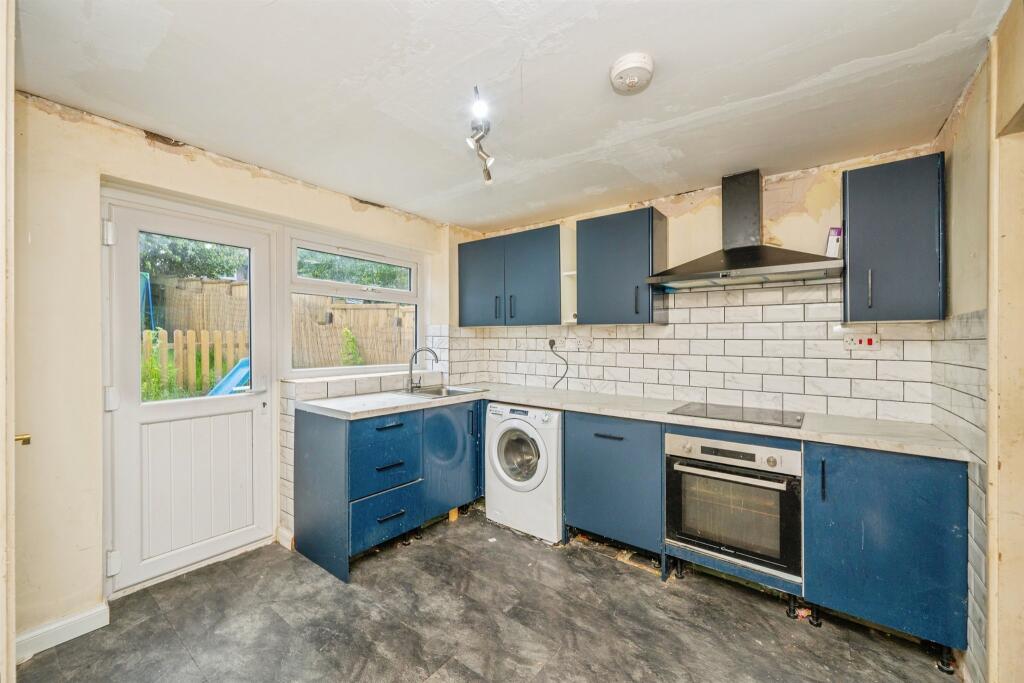 Flaxley Road, RUGELEY - Image 2