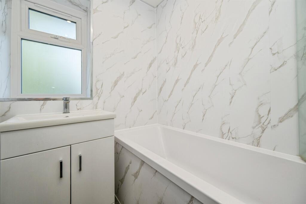 Flaxley Road, RUGELEY - Image 7