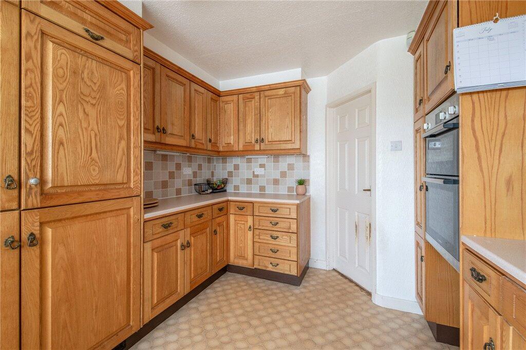 Southway, Eldwick, Bingley, BD16 - Image 7
