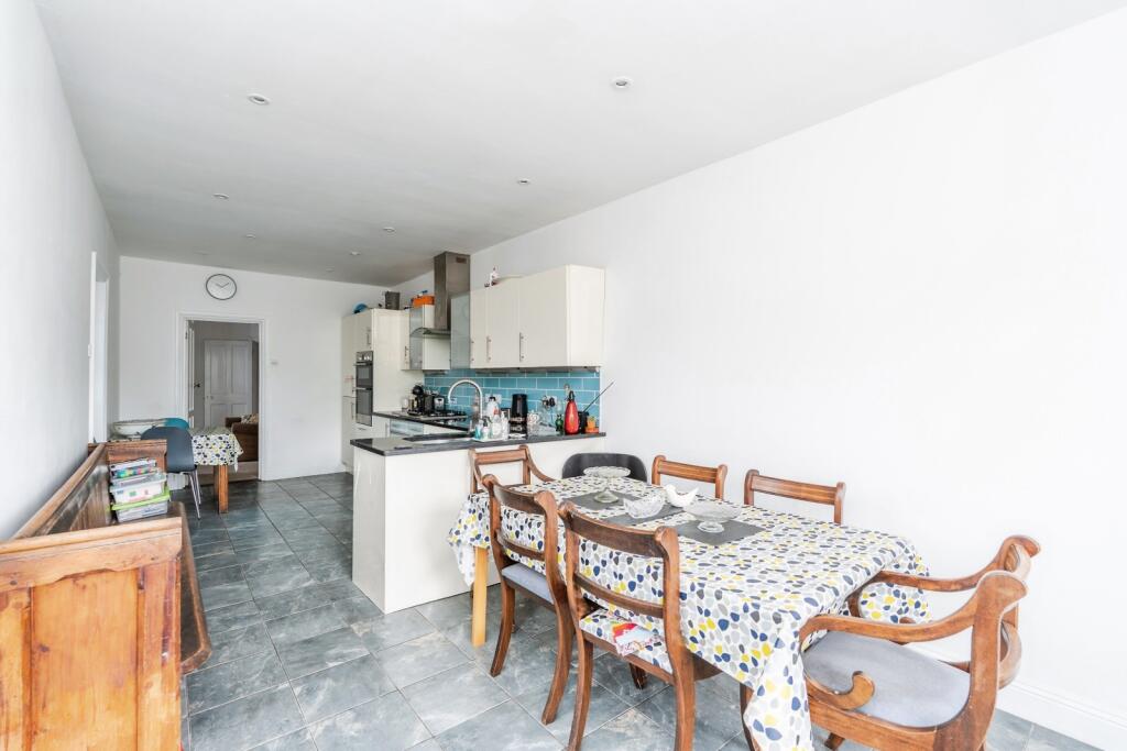 Downs Park Avenue, Totton, Southampton, Hampshire, SO40 - Image 12