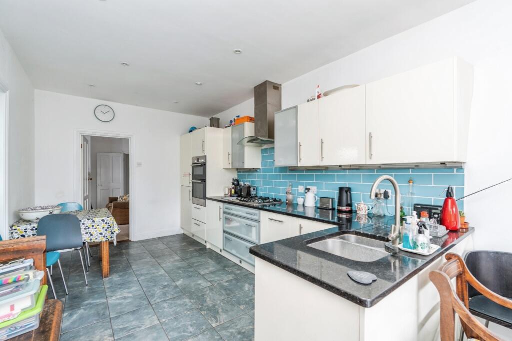 Downs Park Avenue, Totton, Southampton, Hampshire, SO40 - Image 15