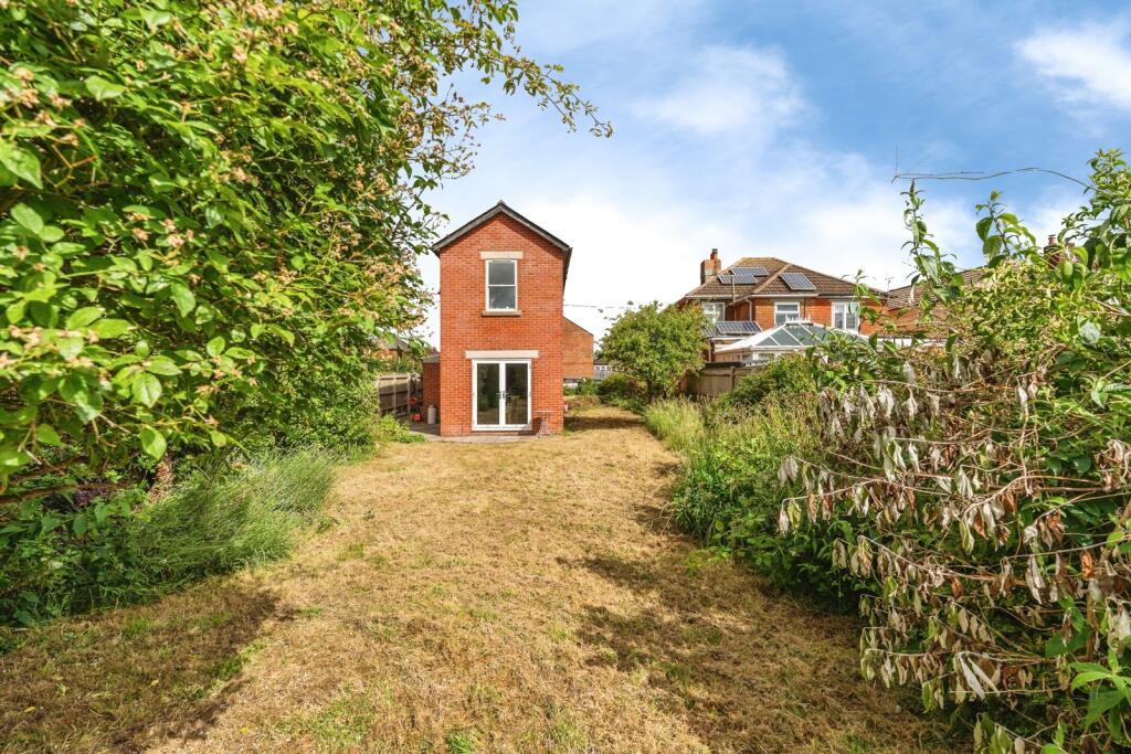 Downs Park Avenue, Totton, Southampton, Hampshire, SO40 - Image 2