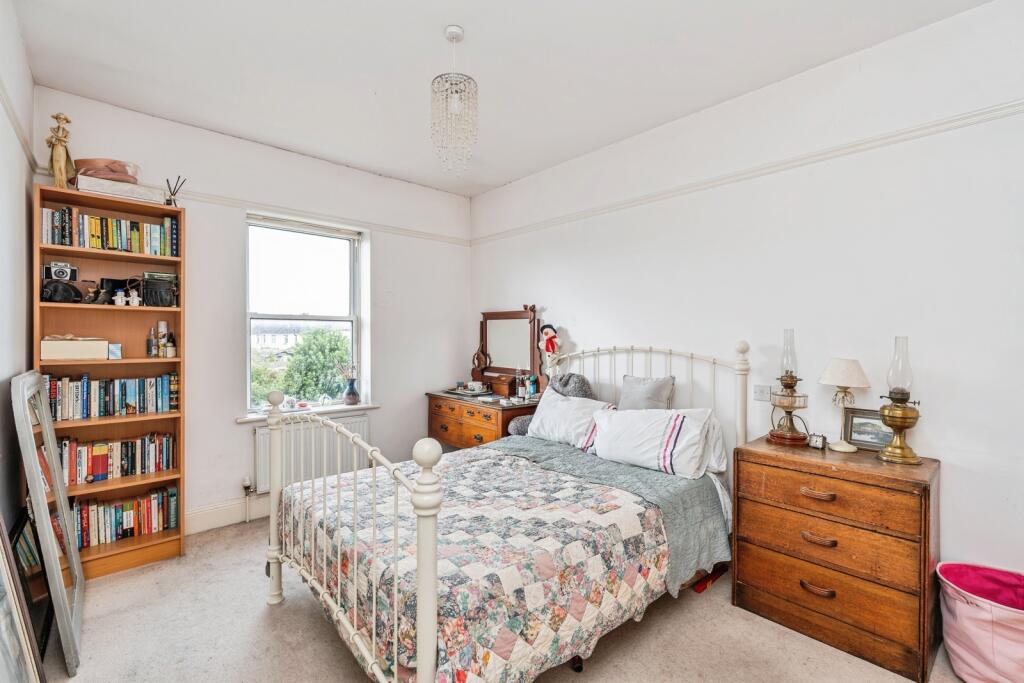 Downs Park Avenue, Totton, Southampton, Hampshire, SO40 - Image 4