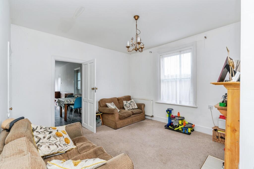 Downs Park Avenue, Totton, Southampton, Hampshire, SO40 - Image 7