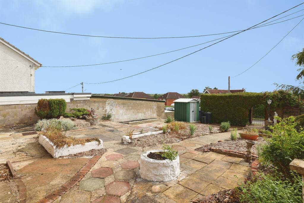 Anne Crescent, Durrington, Salisbury - Image 12