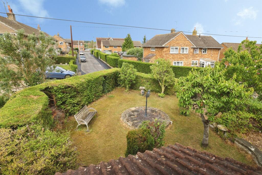 Anne Crescent, Durrington, Salisbury - Image 16