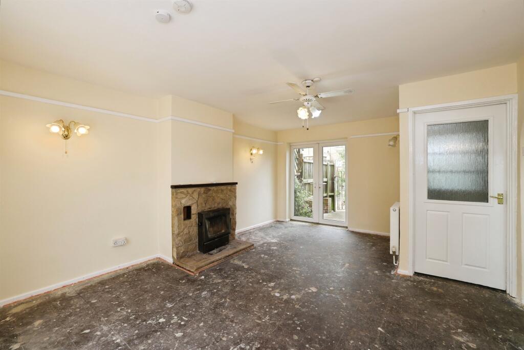 Anne Crescent, Durrington, Salisbury - Image 2