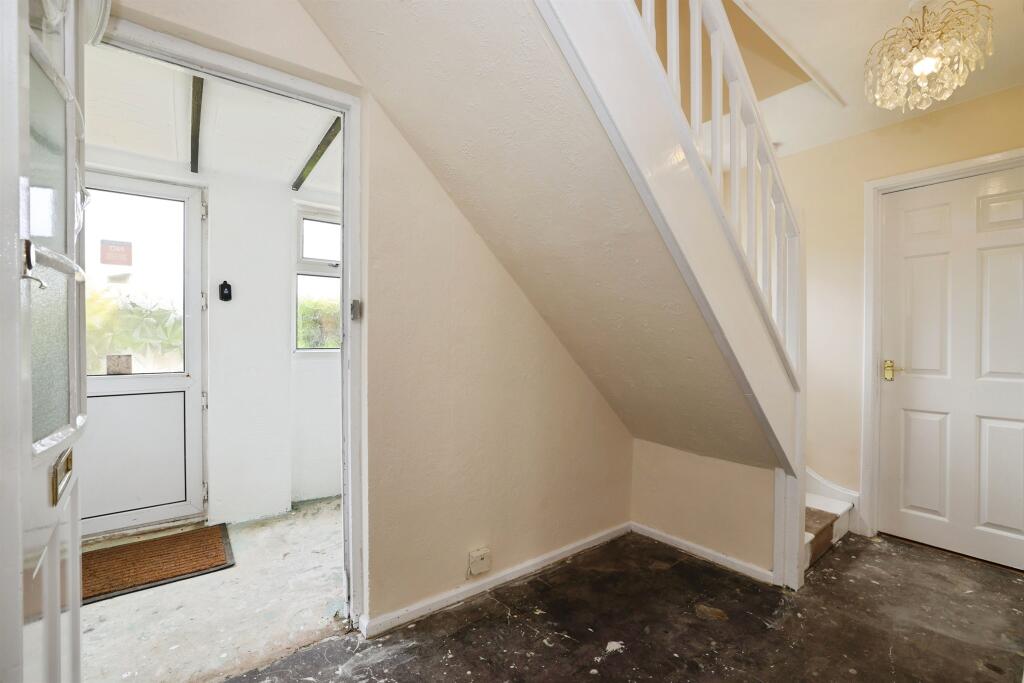 Anne Crescent, Durrington, Salisbury - Image 5