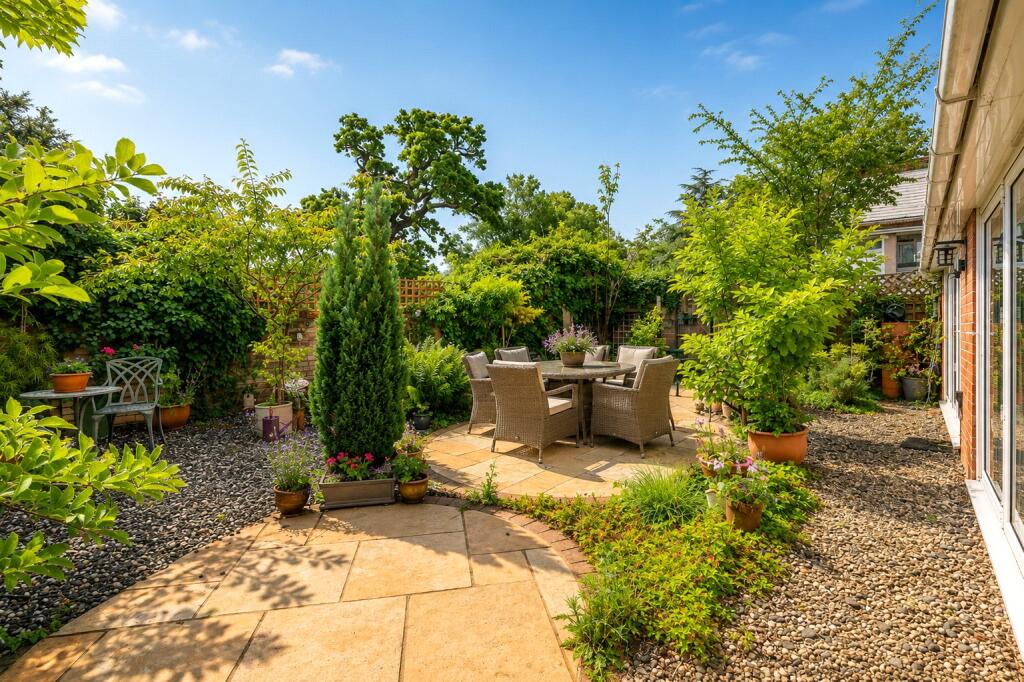 Cedar Drive, Sunningdale, Berkshire, SL5 - Image 15