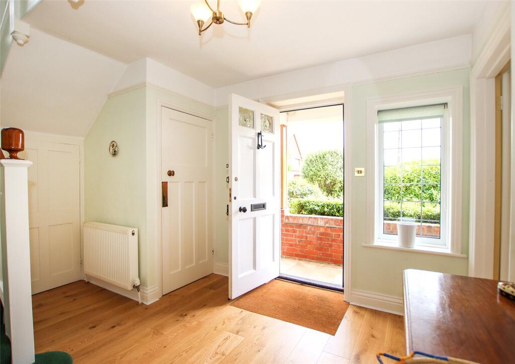 Belmore Road, Lymington, Hampshire, SO41 - Image 12