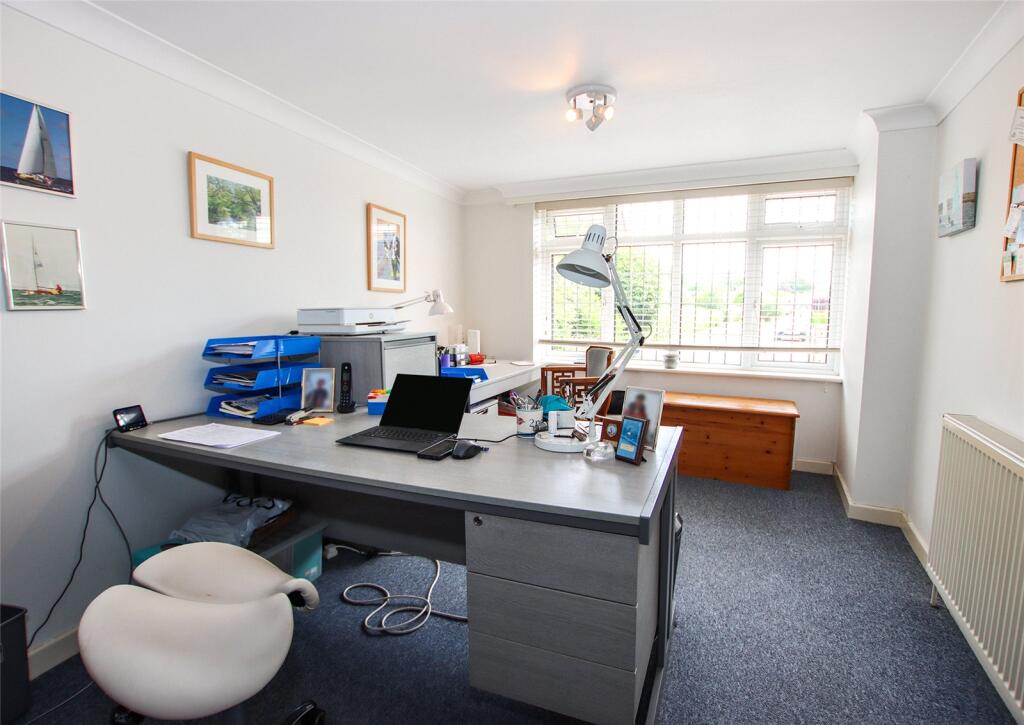Belmore Road, Lymington, Hampshire, SO41 - Image 14