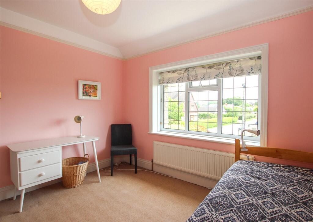Belmore Road, Lymington, Hampshire, SO41 - Image 19