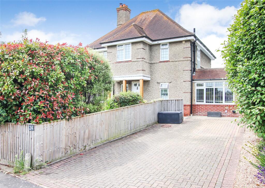 Belmore Road, Lymington, Hampshire, SO41 - Image 23