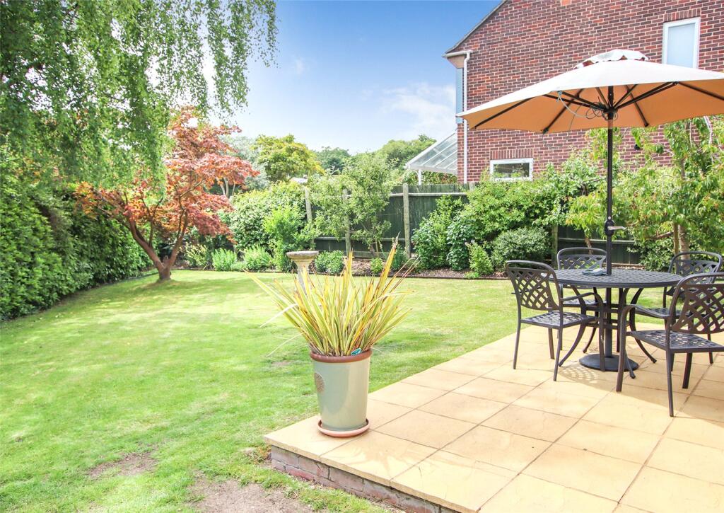 Belmore Road, Lymington, Hampshire, SO41 - Image 3