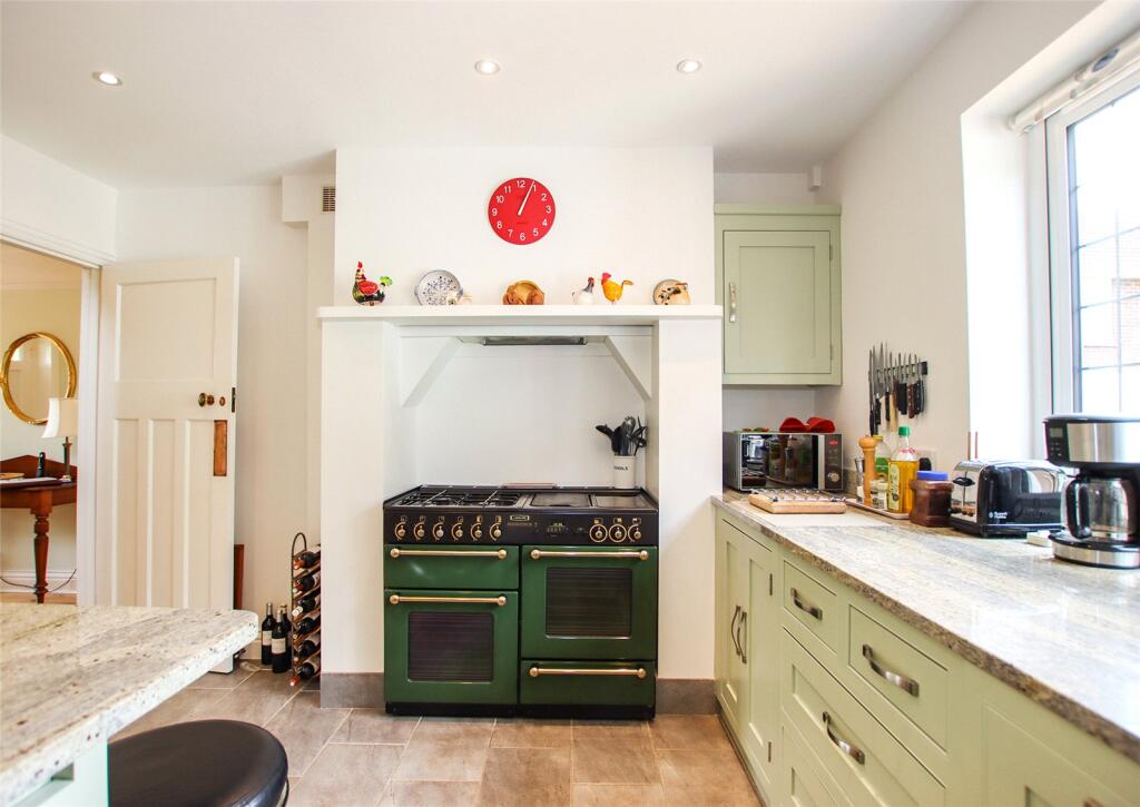 Belmore Road, Lymington, Hampshire, SO41 - Image 9