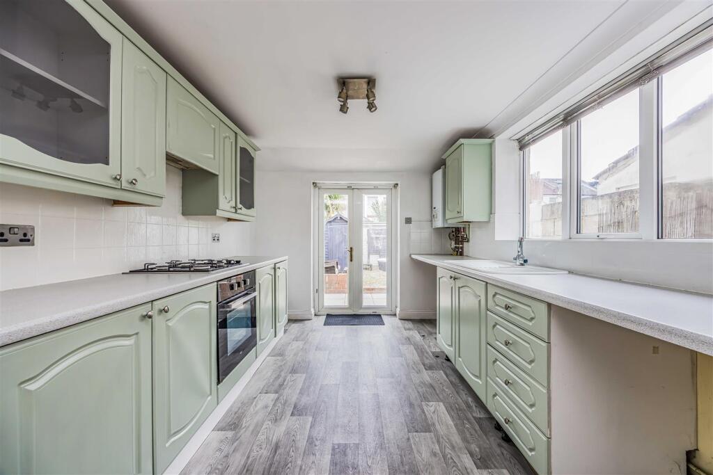 View property at Farlington Road, Portsmouth
