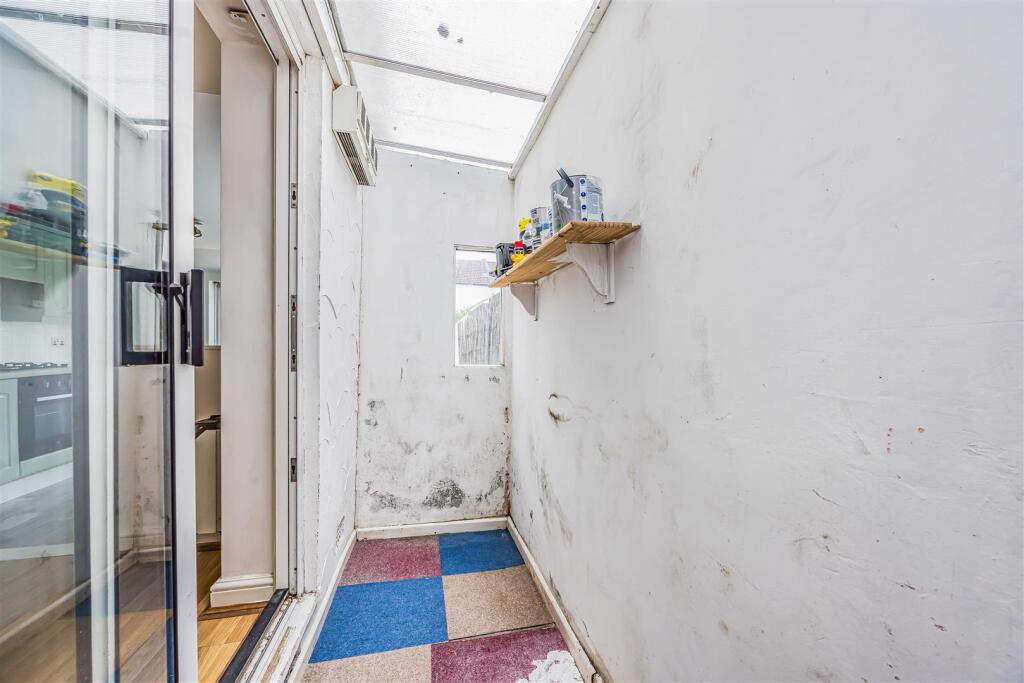 Farlington Road, Portsmouth - Image 12