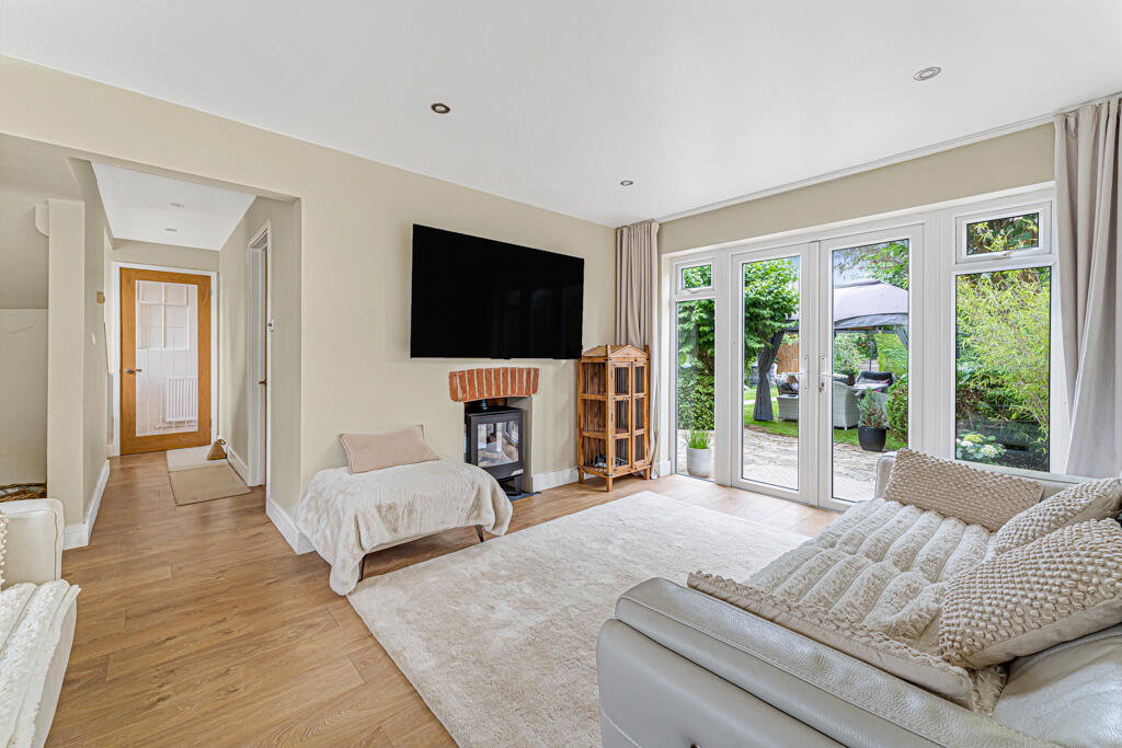 Hanborough Road, Eynsham, Oxfordshire - Image 2