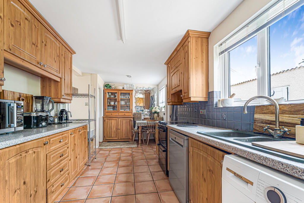 Hanborough Road, Eynsham, Oxfordshire - Image 7