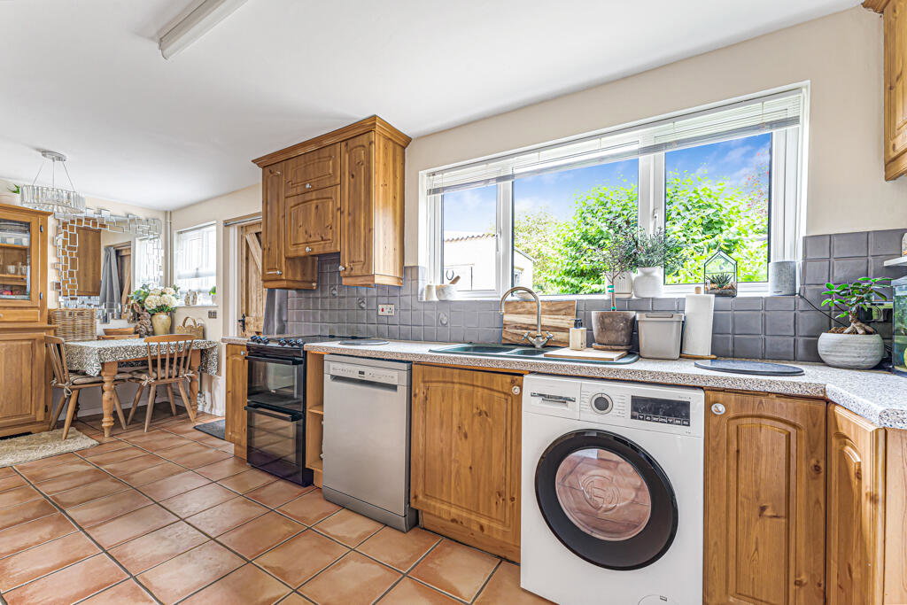 Hanborough Road, Eynsham, Oxfordshire - Image 8