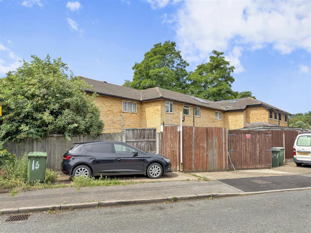 Sheerwater Road, Beckton, London, E16 3SU - Image 16