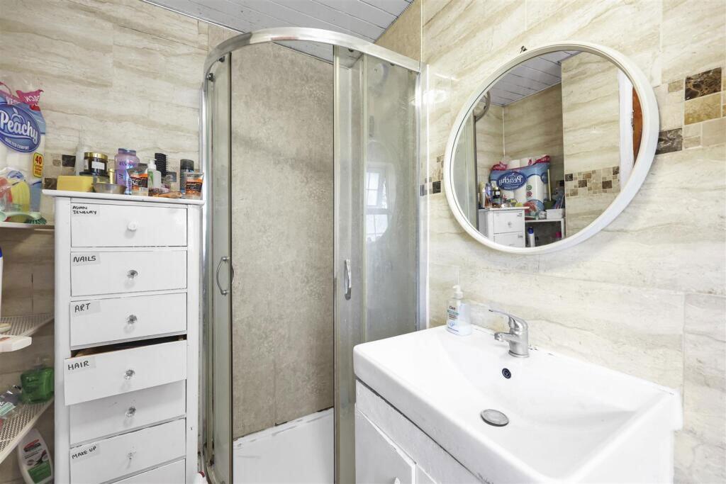 Sheerwater Road, Beckton, London, E16 3SU - Image 8