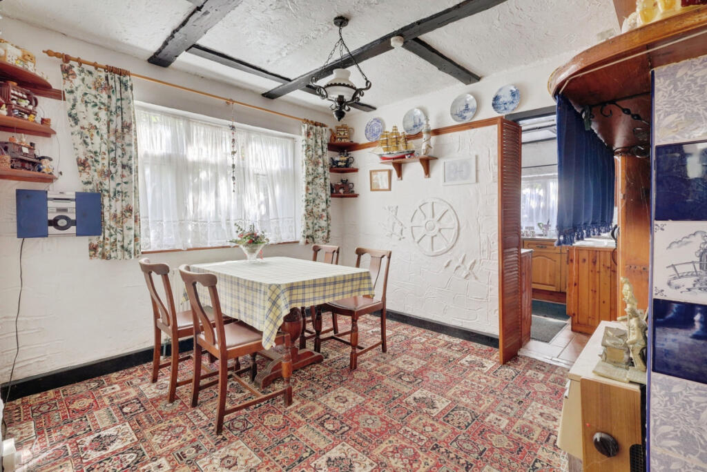 Woodville Road, Canvey Island, SS8 - Image 7