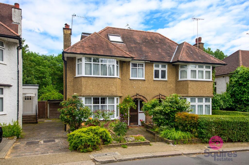 Holders Hill Gardens, London, NW4 - Image 1