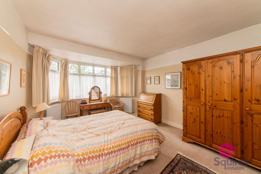 Holders Hill Gardens, London, NW4 - Image 16