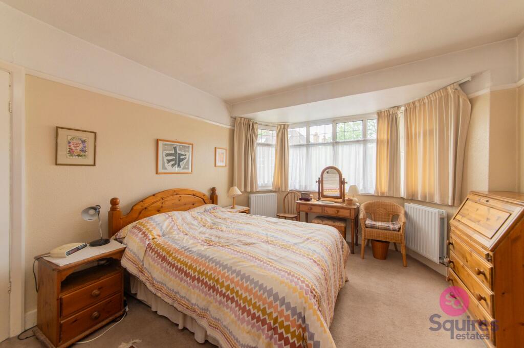 Holders Hill Gardens, London, NW4 - Image 17