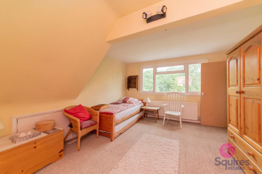 Holders Hill Gardens, London, NW4 - Image 22