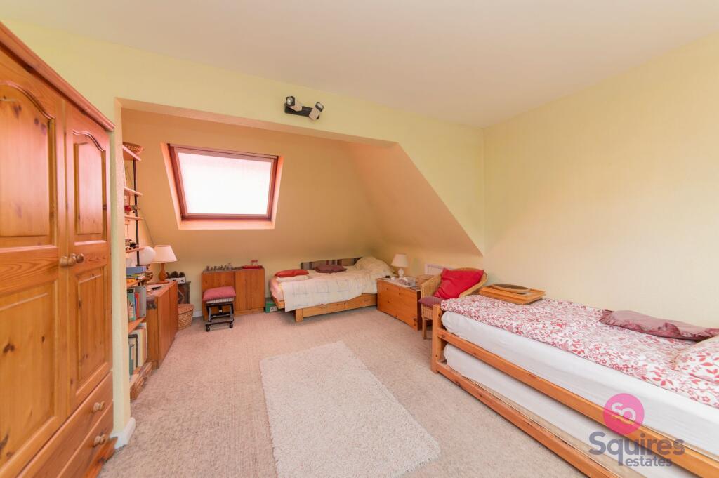 Holders Hill Gardens, London, NW4 - Image 23