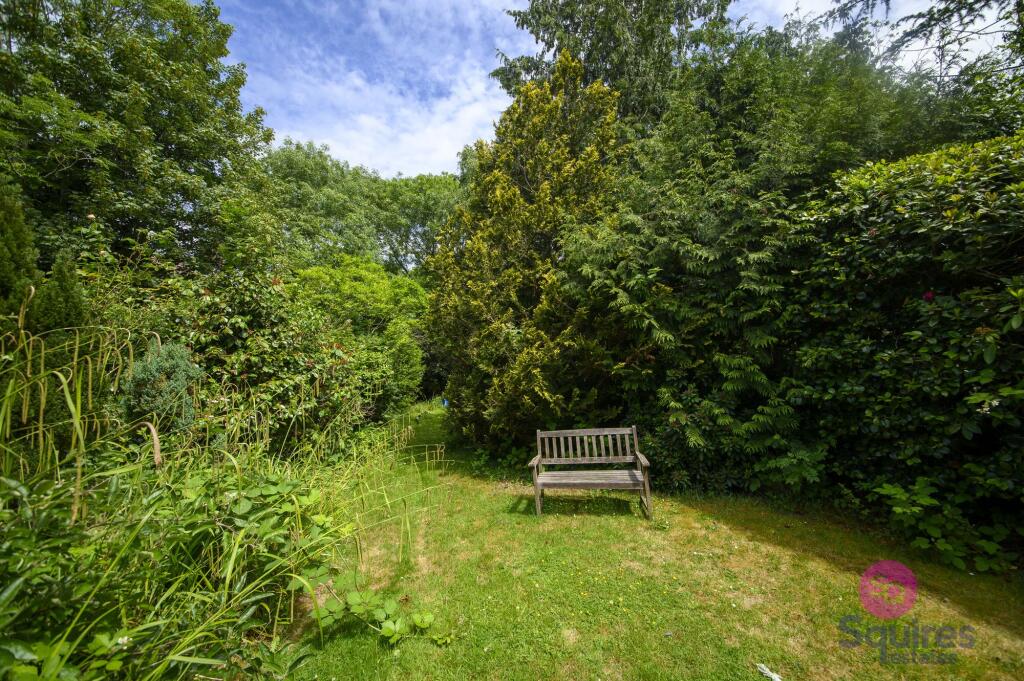 Holders Hill Gardens, London, NW4 - Image 28