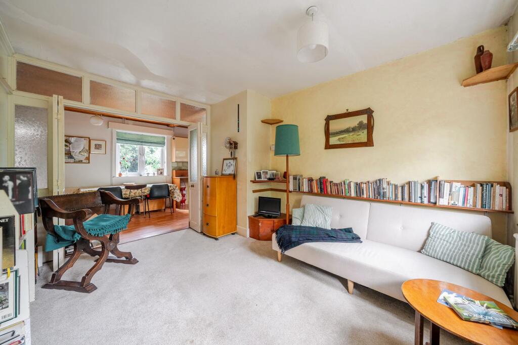 Heath Road, Haslemere, GU27 - Image 2